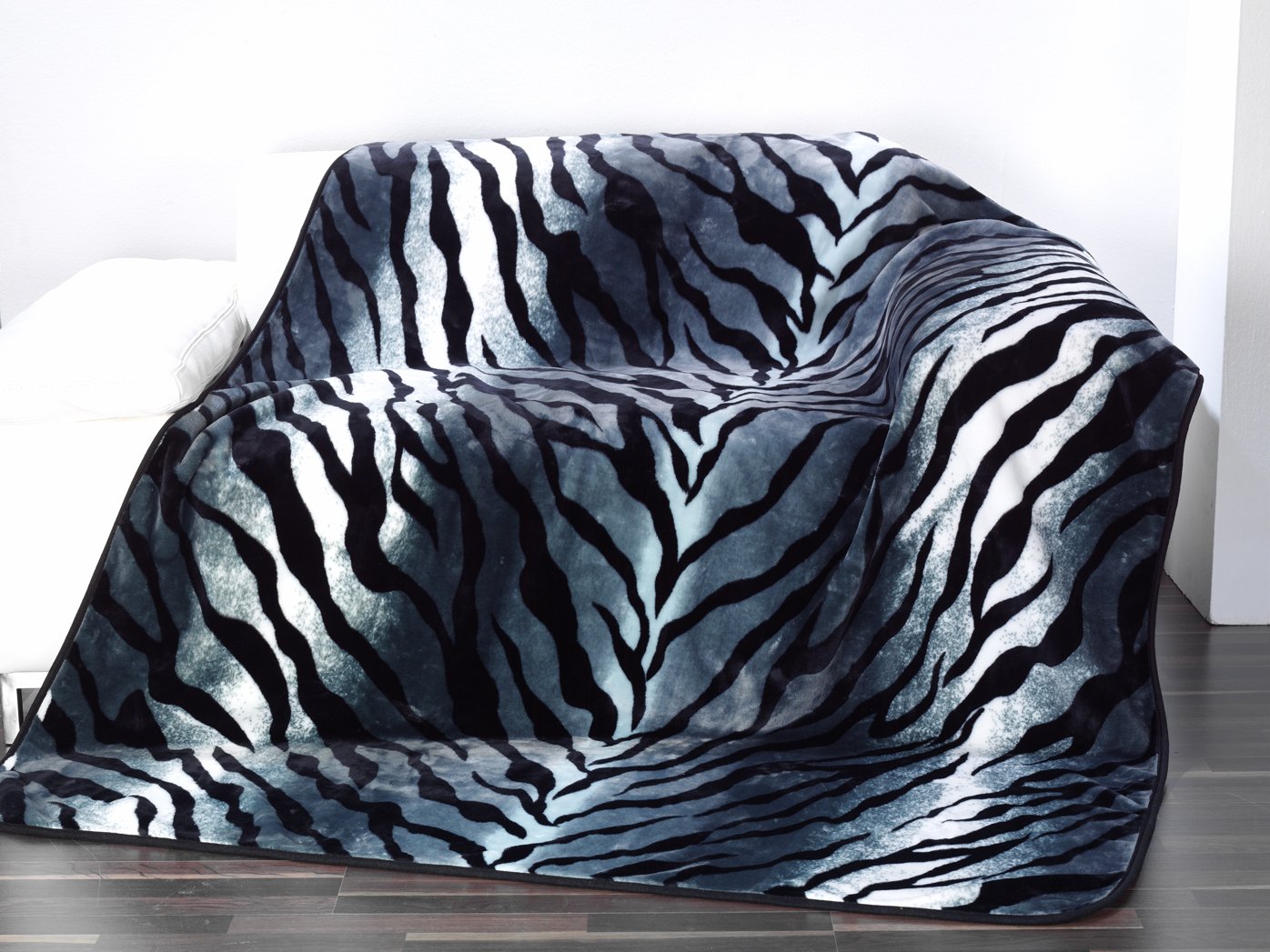 Plaids Cashmere Feeling 150x200 Tigre de Sibérie argent